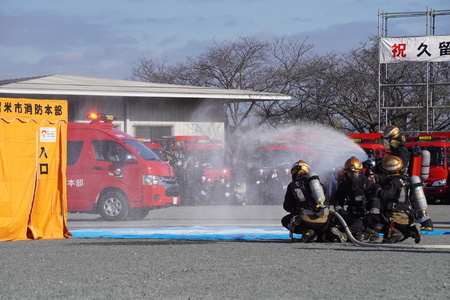 常備消防による展示訓練