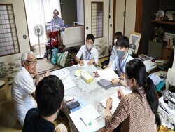 避難行動要支援者個別支援計画を立てる様子