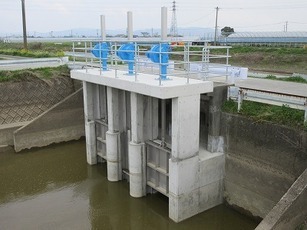 中田井堰施工後の写真