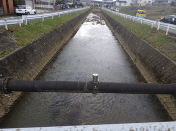 湯の尻川浚渫の完了の写真