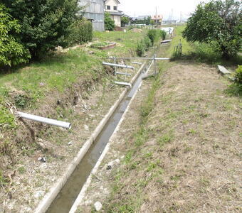 改修前の用排水路の状況写真