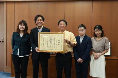 Good Newsのメンバーと原口市長