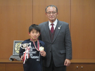 中島副市長と大石須遥さん