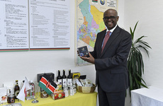 ケニア大使の写真