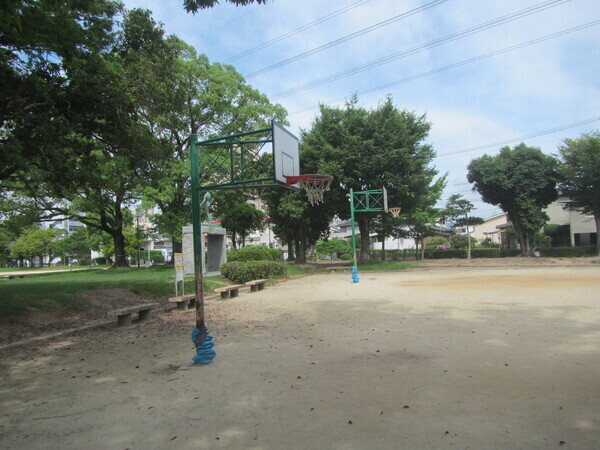 北川原公園のバスケットゴール
