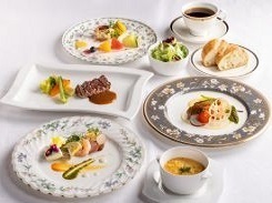 萃香園ホテルレストランの料理写真
