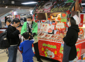 香港日系量販店の青果物売り場の一部25年度