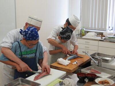 ぶりの切り身づくり体験写真