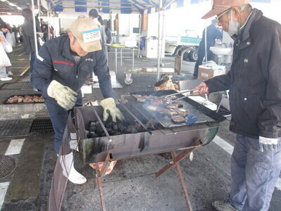 魚介類の鉄板焼きの写真