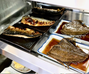 煮魚と焼き魚の写真