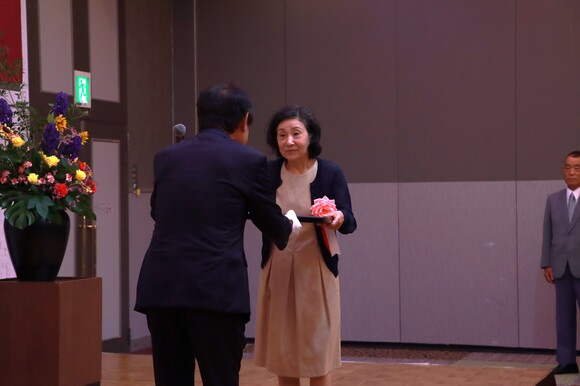 表彰状授与の様子