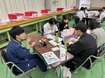 資生堂ジャパン株式会社の講義(入社1年目社員向け)ワークの様子