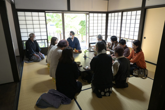 お茶を楽しむ会の様子