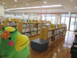 田主丸図書館の館内