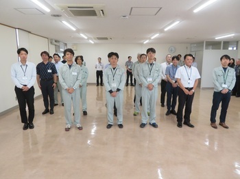 応急給水第27から33班出発式の様子